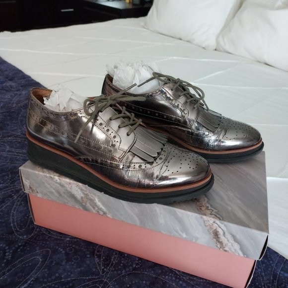 Franco Sarto Shoes - Gently worn Franco Sarto Gunmetal Autumn oxfords, 7.5